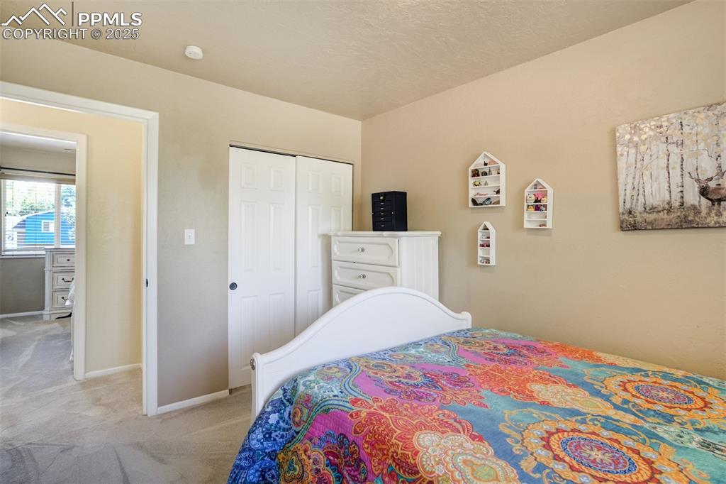 Image 17 of 30: Bedroom