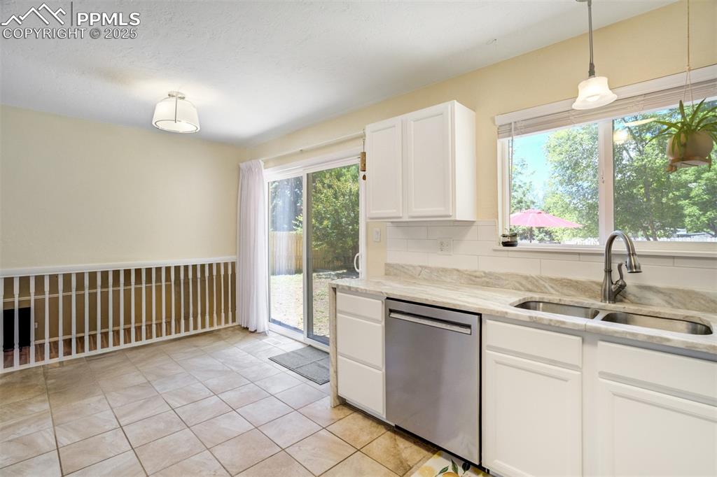 Image 33 of 34: Kitchen