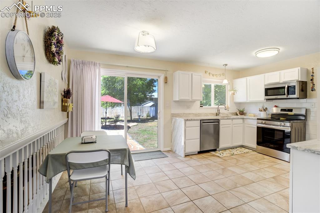 Image 8 of 30: Kitchen