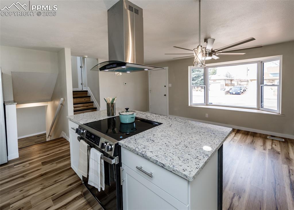 Image 6 of 38: Kitchen