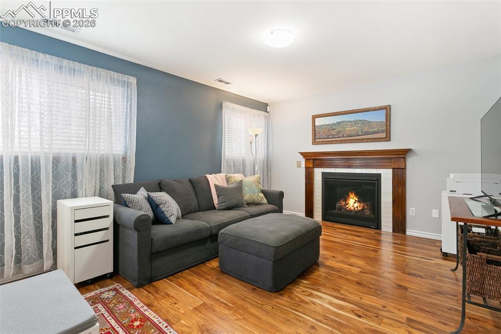 Image 14 of 36: Family Room