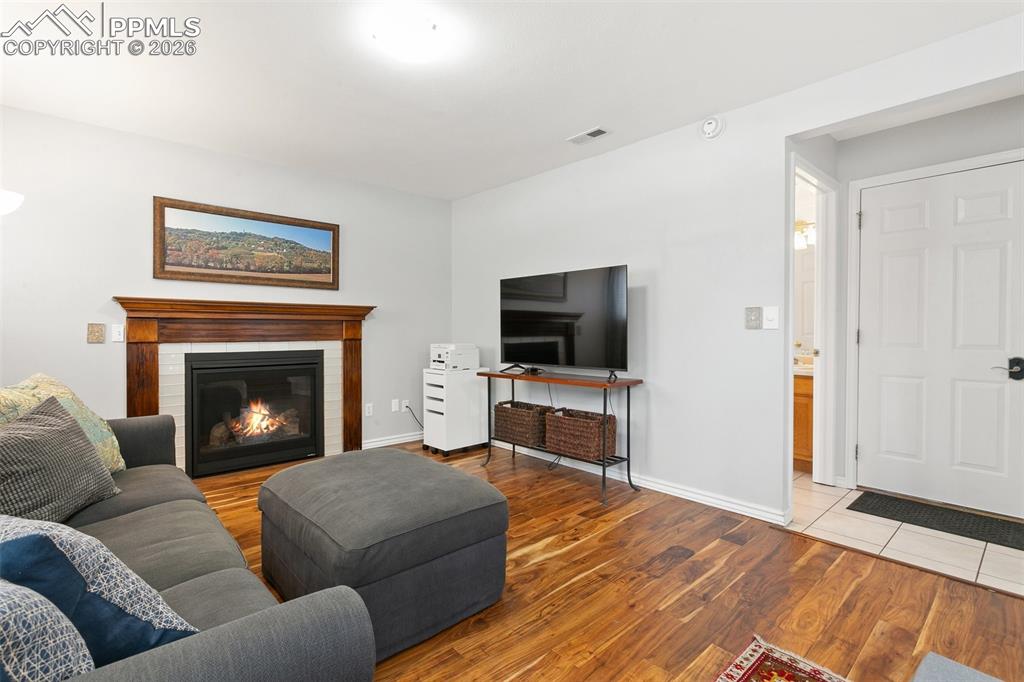 Image 15 of 36: Family Room