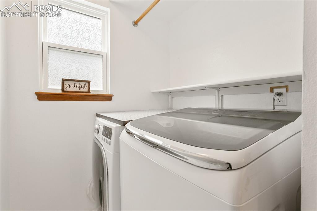 Image 20 of 36: Laundry