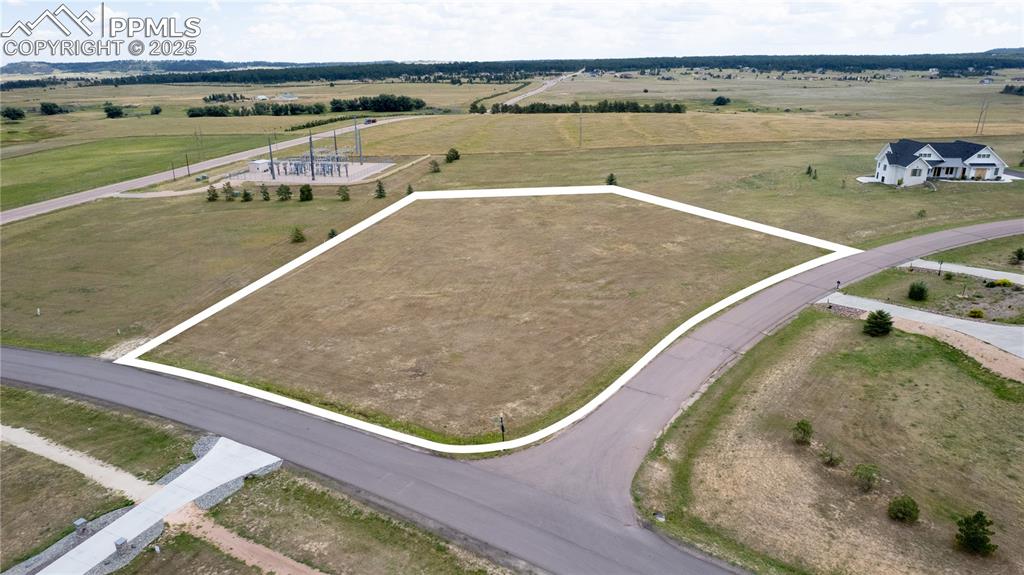 Image 2 of 16: Property lines are approximate and are not a survey. Buyer is responsible t