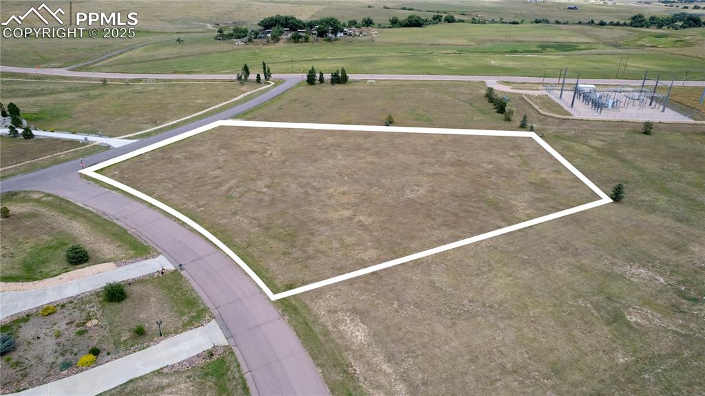 Image 4 of 16: Property lines are approximate and are not a survey. Buyer is responsible t