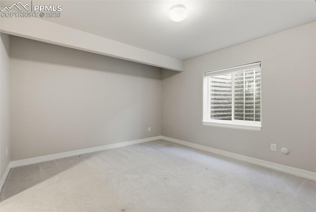 Image 30 of 50: Bedroom 3