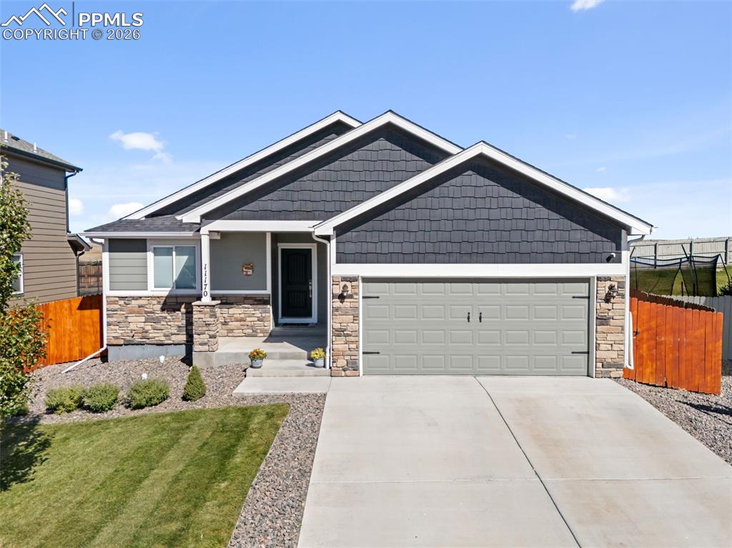 Image 45 of 50: Front Yard