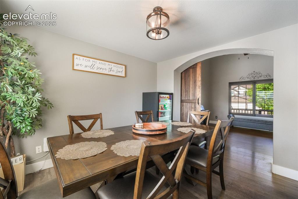 Image 8 of 50: Entry/Family room