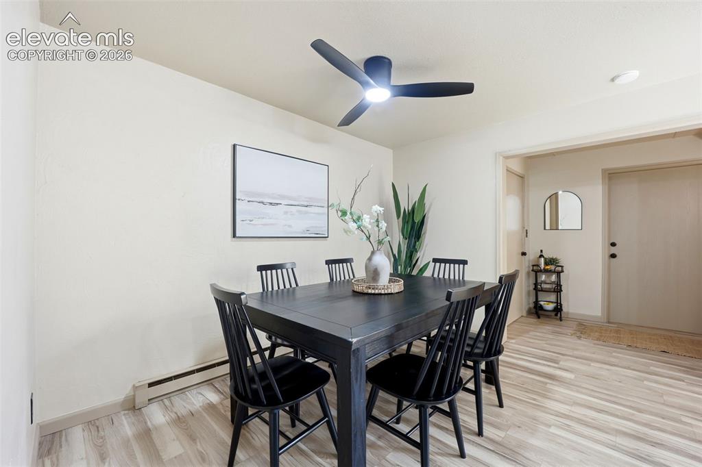 Image 13 of 42: Dining Area