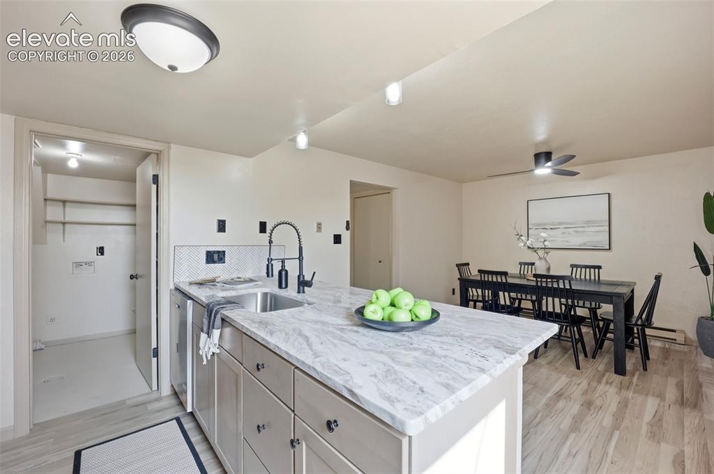 Image 16 of 42: Kitchen
