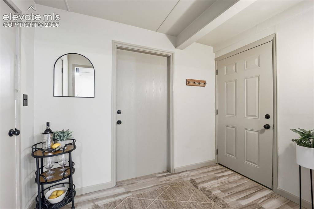 Image 21 of 42: Entry