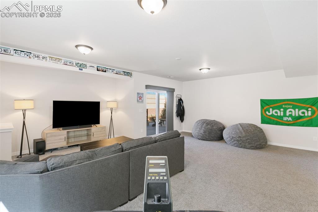 Image 28 of 47: Living Room