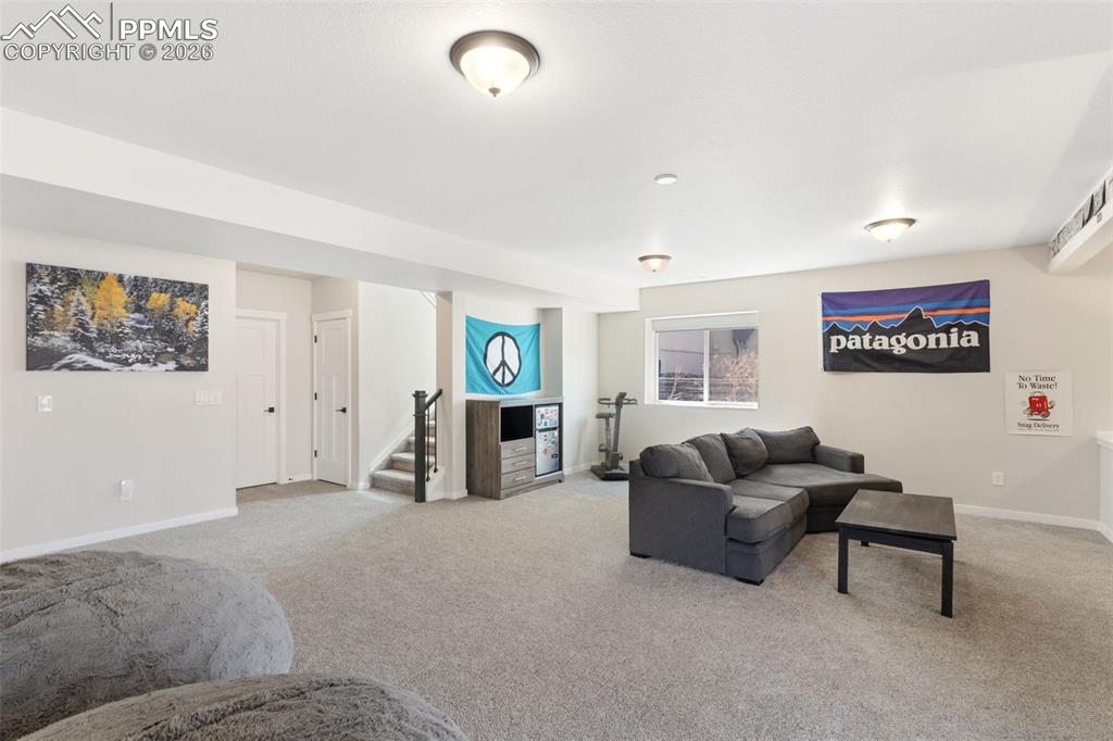 Image 30 of 47: Living Room