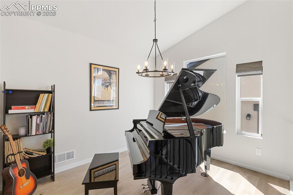 Image 4 of 47: Sitting Room