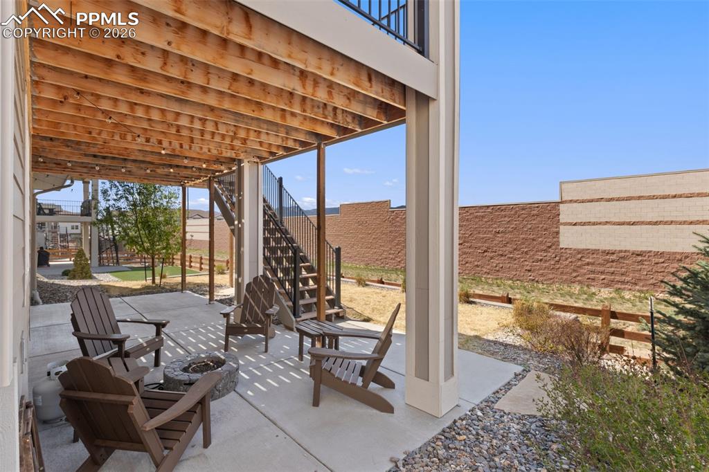 Image 43 of 47: Patio