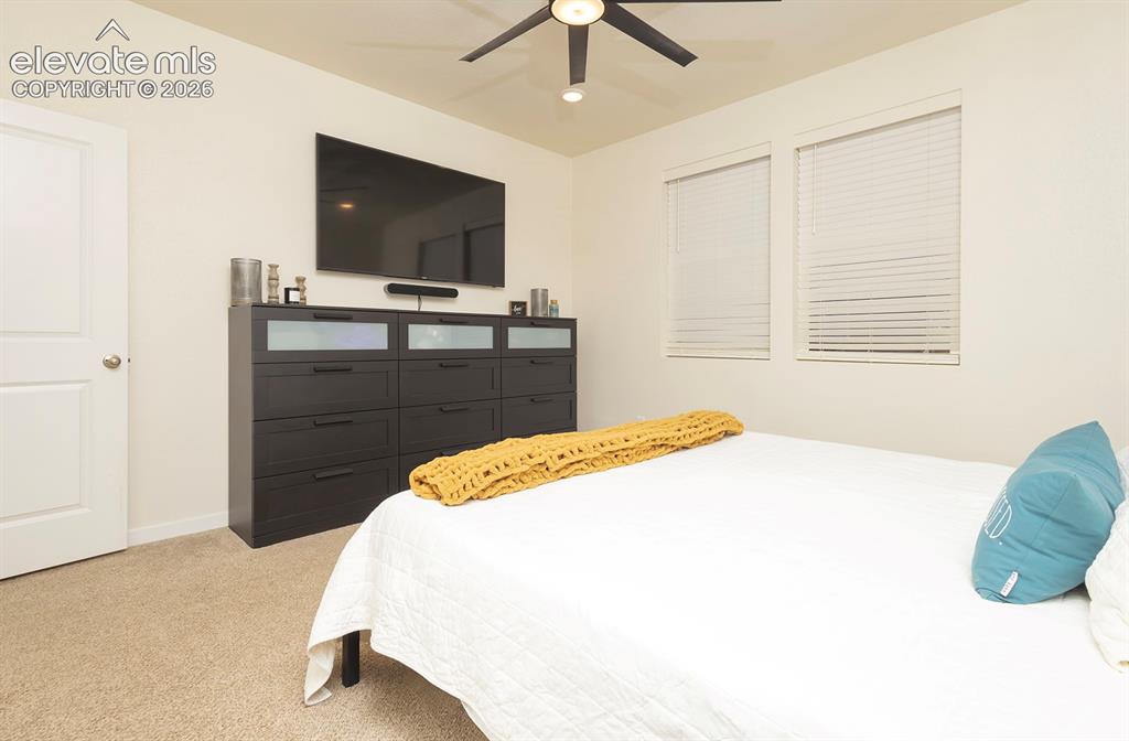 Image 14 of 34: Bedroom