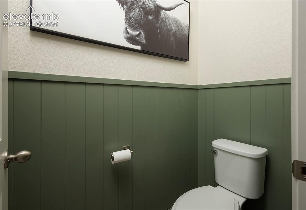 Image 28 of 34: Bathroom