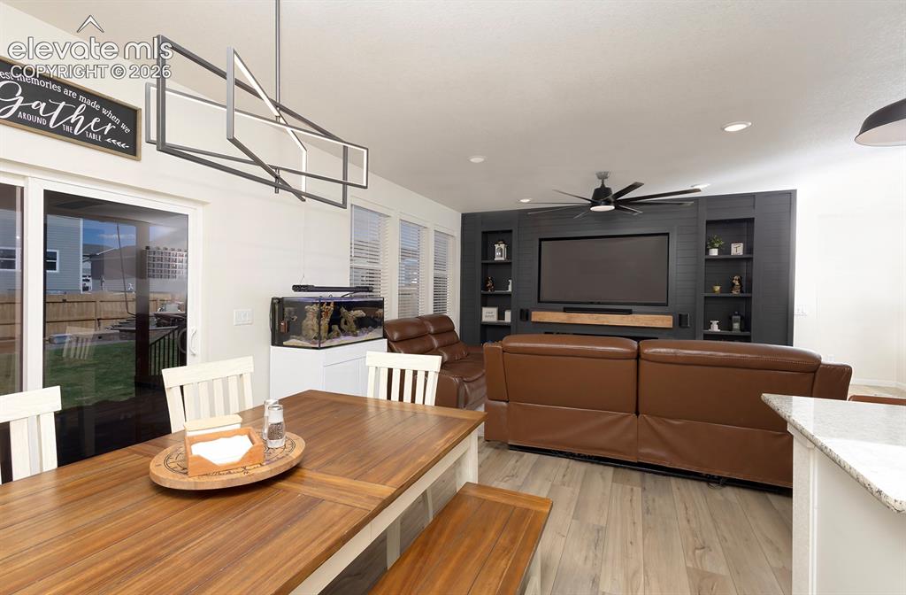 Image 5 of 34: Dining Area