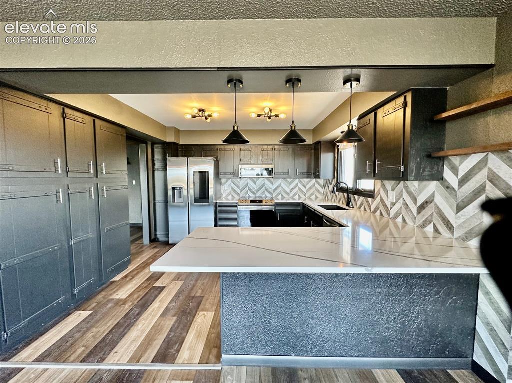 Image 12 of 46: Kitchen