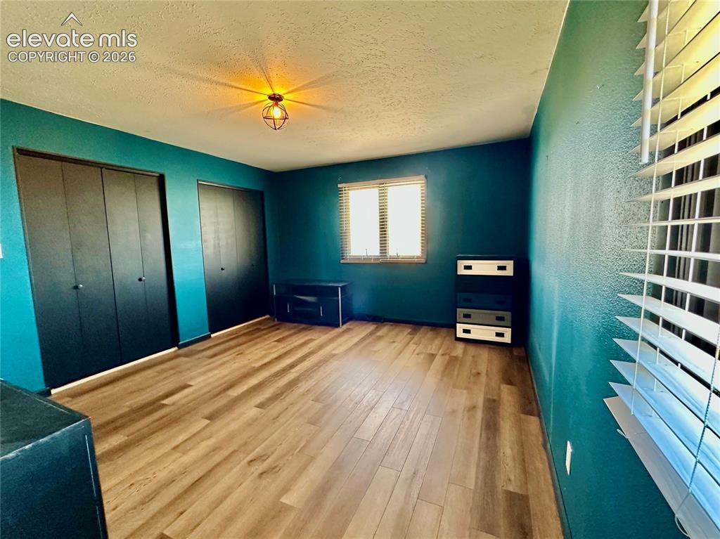 Image 18 of 46: Bedroom