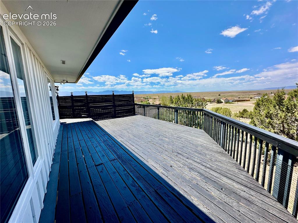 Image 40 of 46: Deck