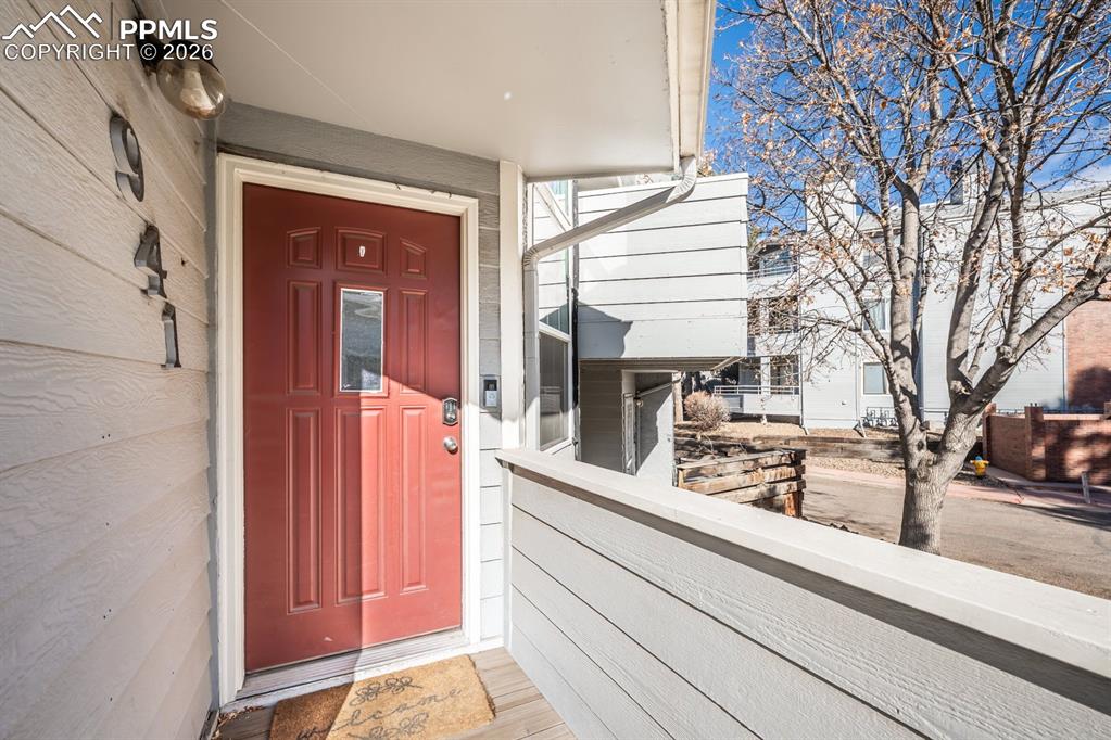 Image 14 of 39: Entry