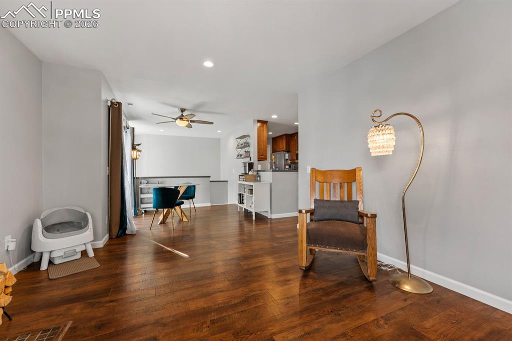 Image 7 of 39: Sitting Room