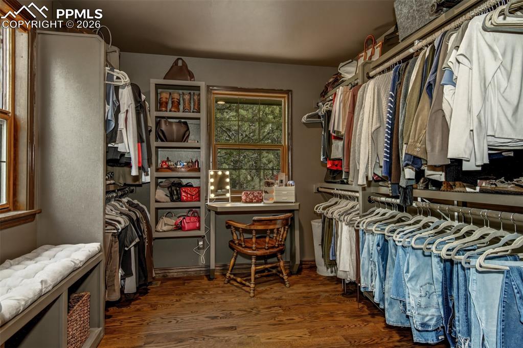 Image 21 of 32: Primary Walk-In-Closet