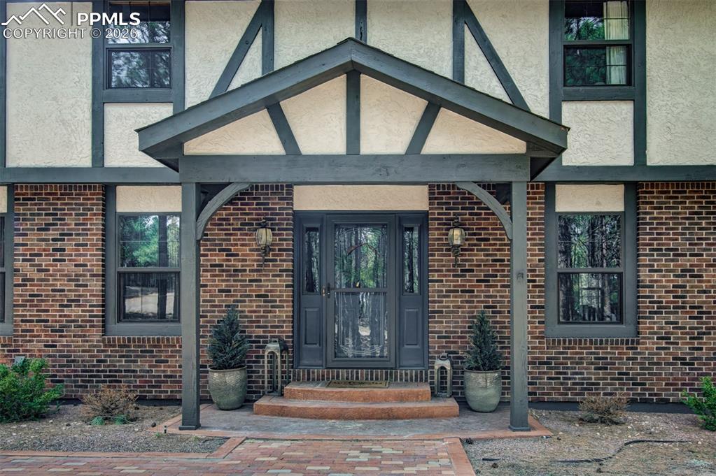 Image 5 of 32: Entry