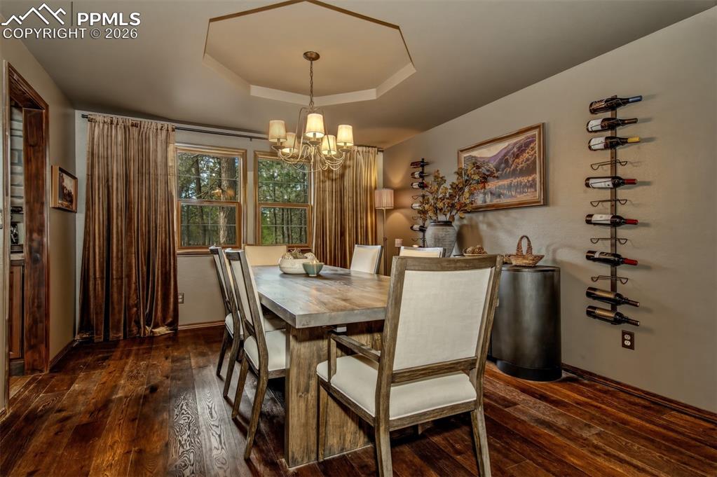 Image 9 of 32: Formal Dining