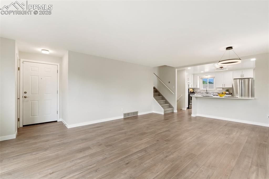 Image 16 of 50: Great Room