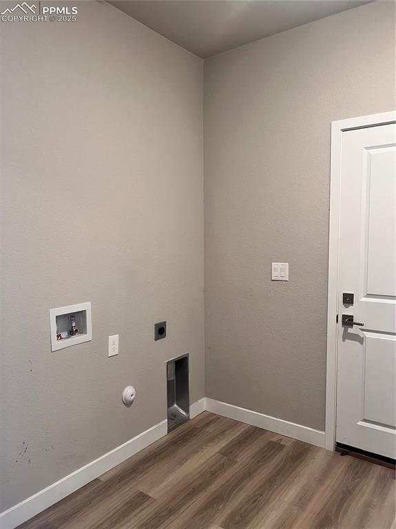 Image 26 of 34: Laundry