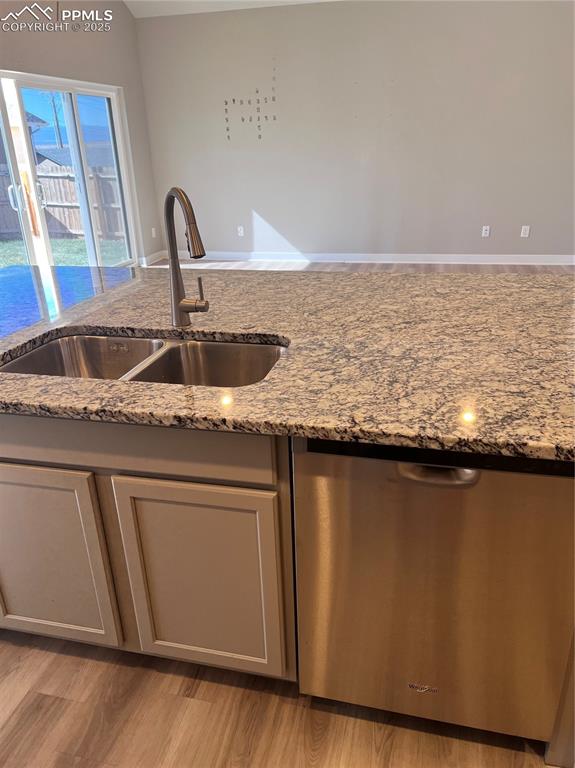 Image 6 of 34: Kitchen