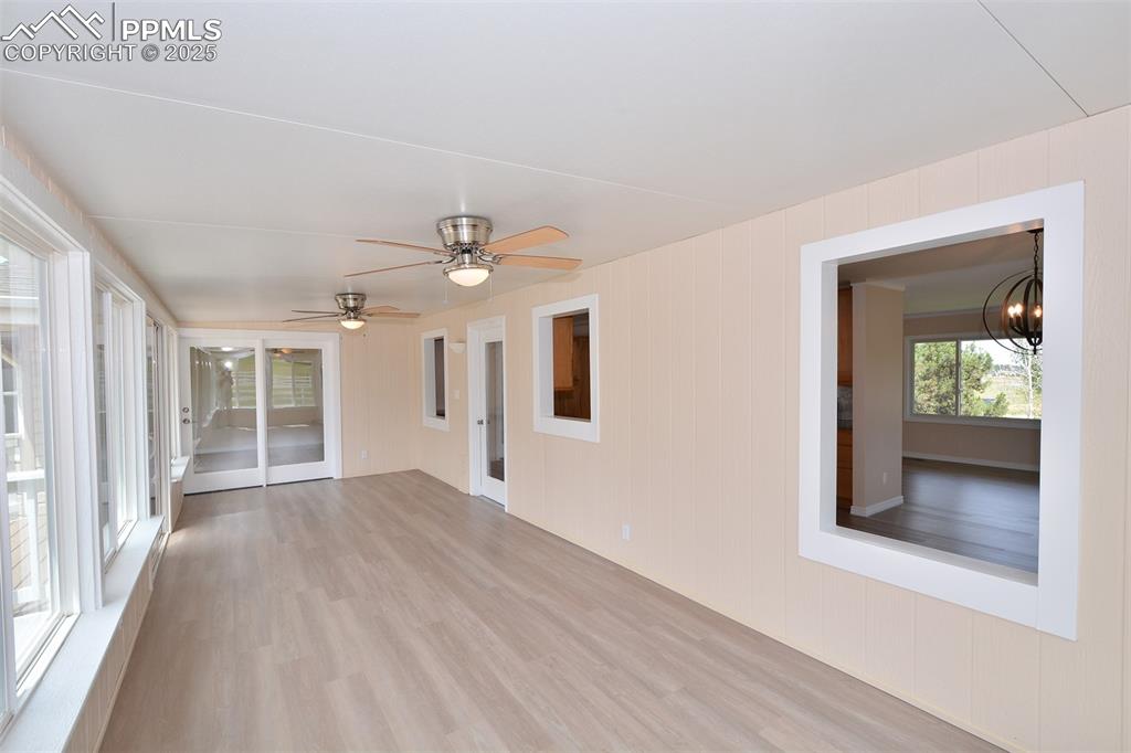 Image 31 of 50: Sun Room