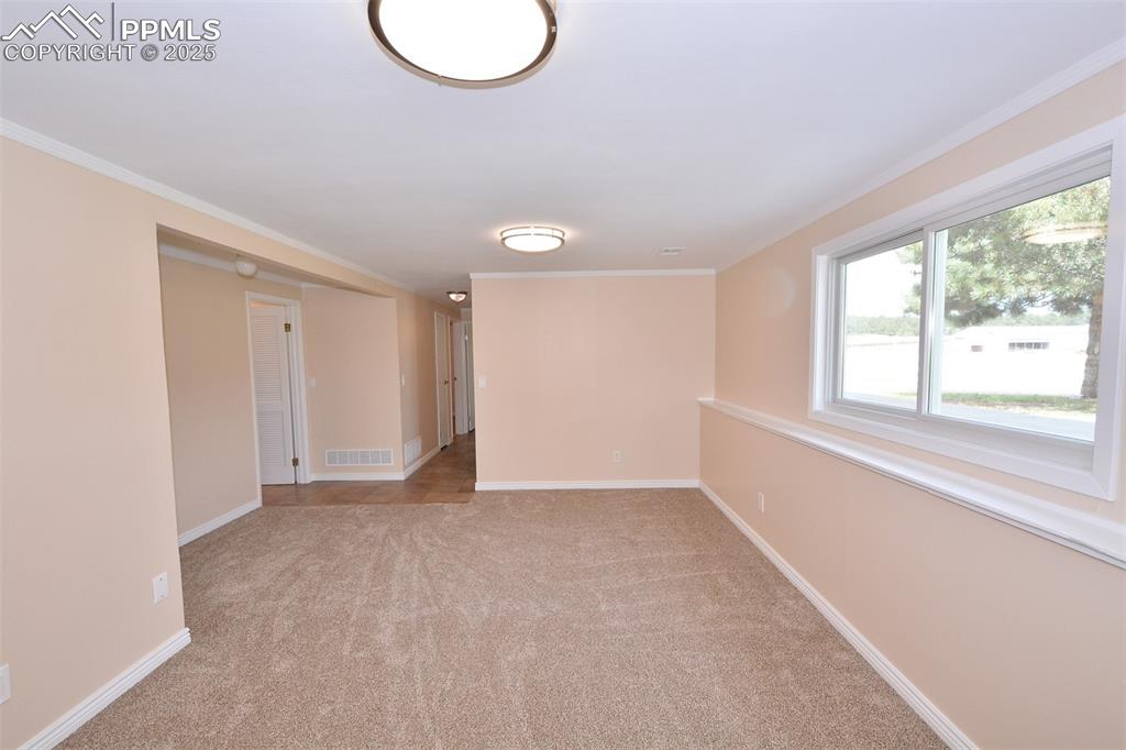 Image 35 of 50: Family Room 