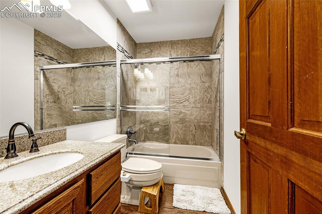 Image 17 of 37: MAIN FLOOR BATHROOM