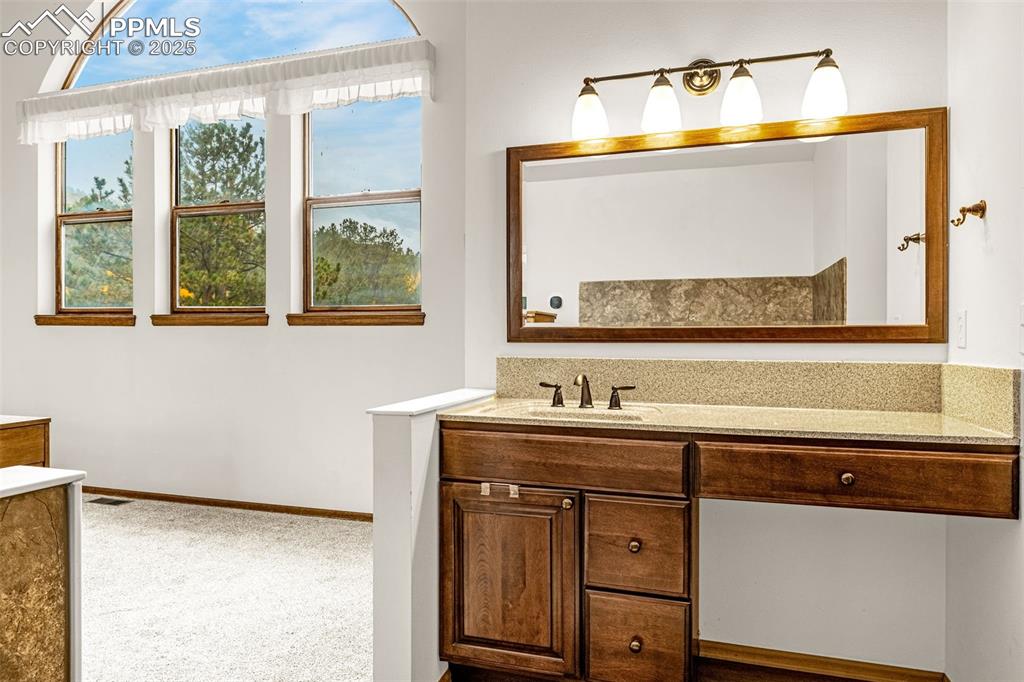 Image 24 of 37: MASTER BATH