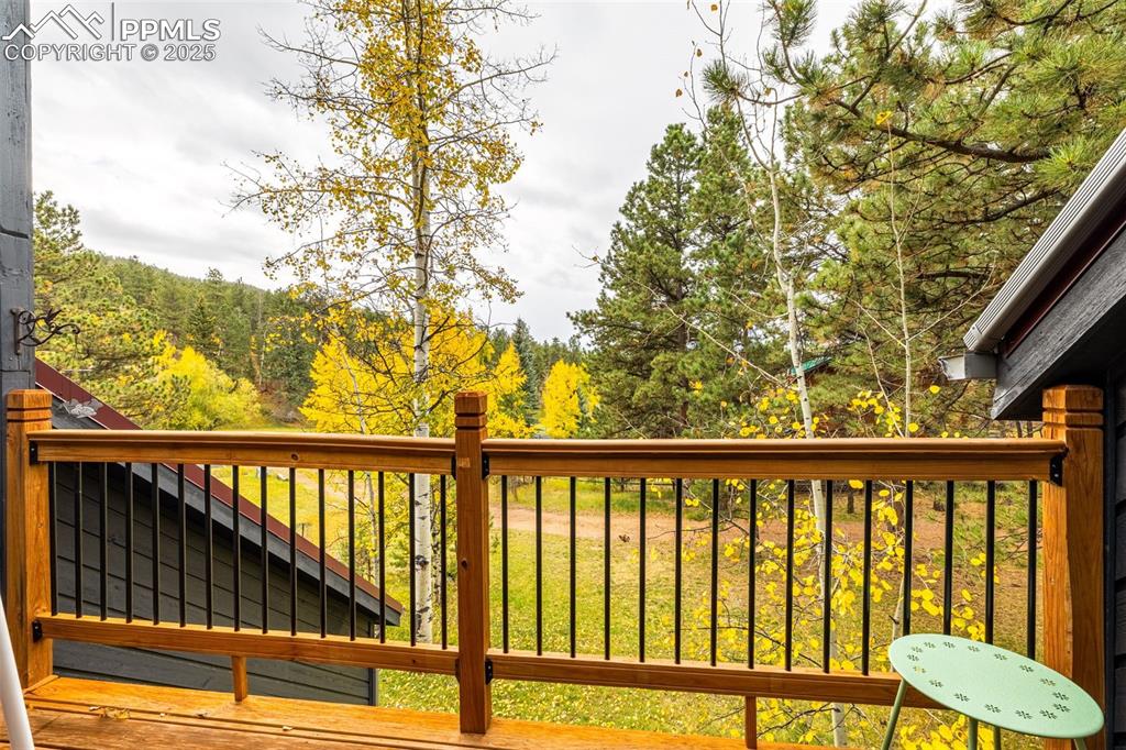 Image 28 of 37: Deck