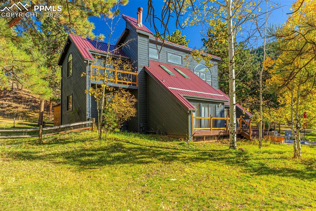 Image 6 of 37: Side of Structure