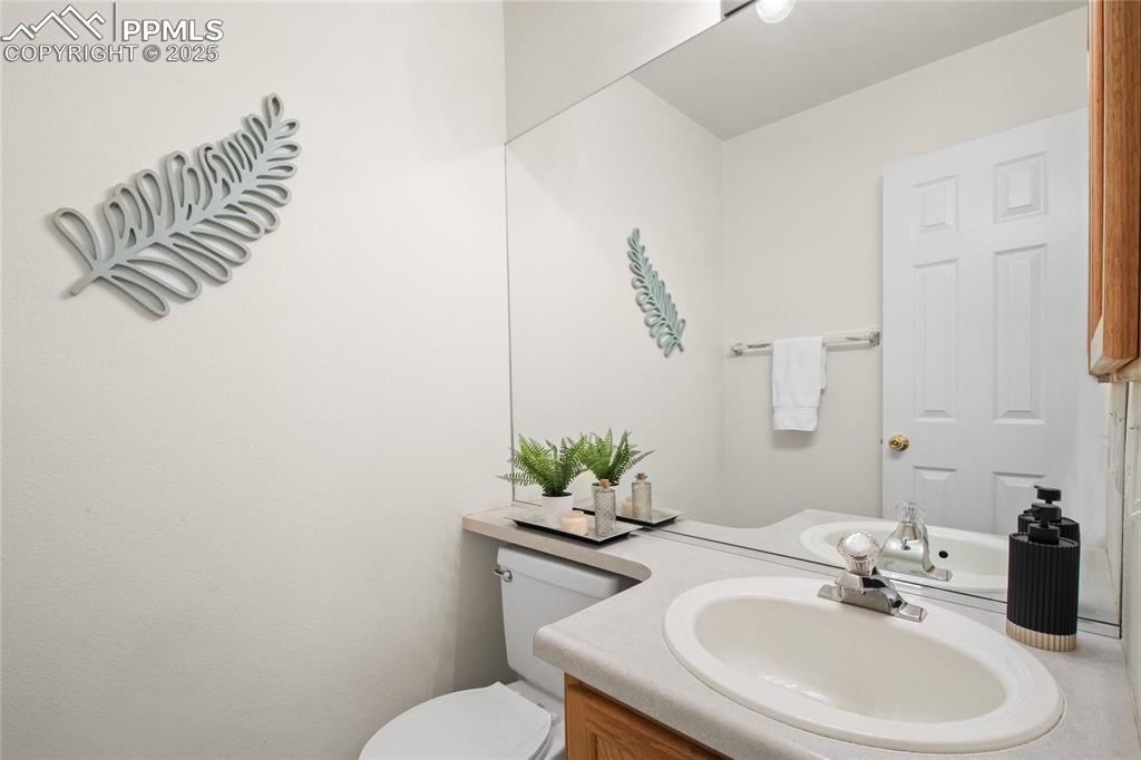 Image 13 of 40: Bathroom