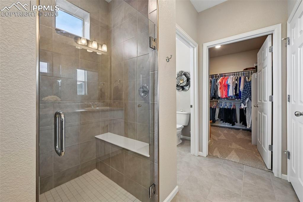 Image 15 of 47: Bathroom