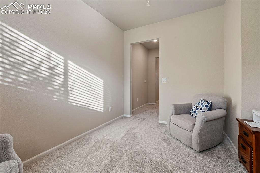 Image 19 of 47: Sitting Room