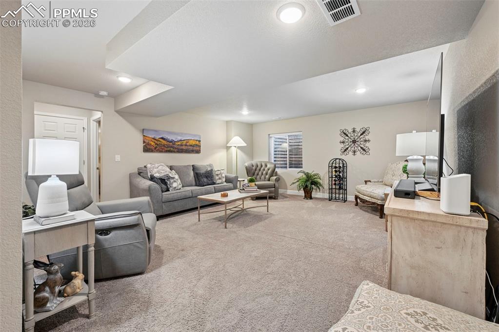 Image 23 of 47: Living Room