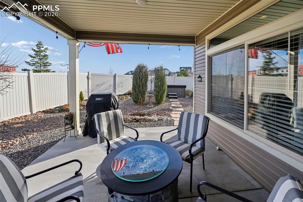 Image 34 of 47: Patio