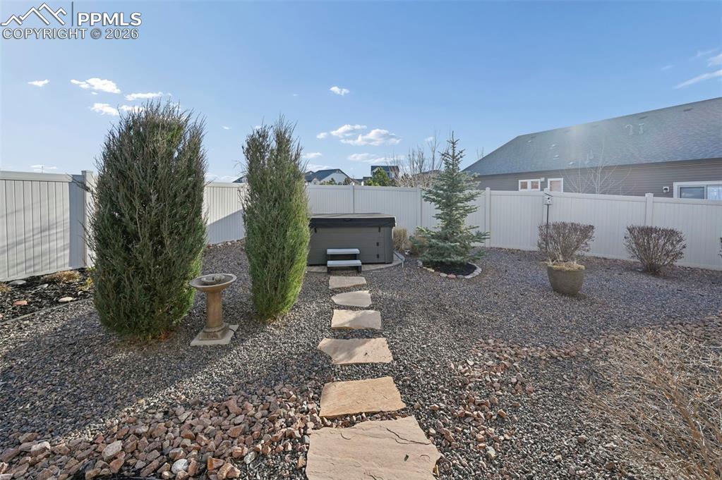 Image 36 of 47: Yard