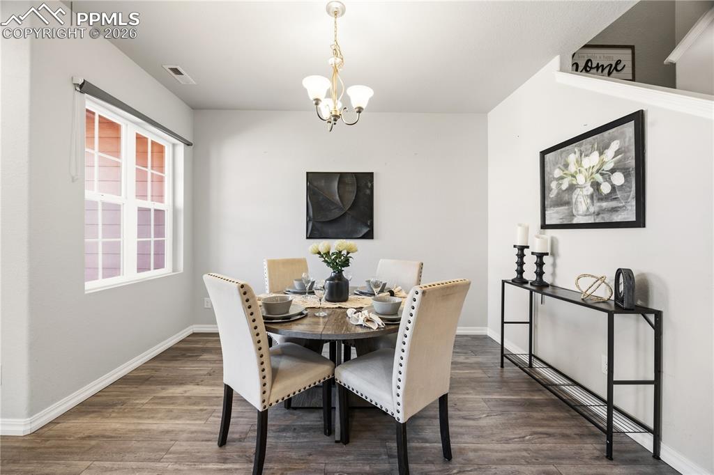 Image 12 of 38: Dining Area