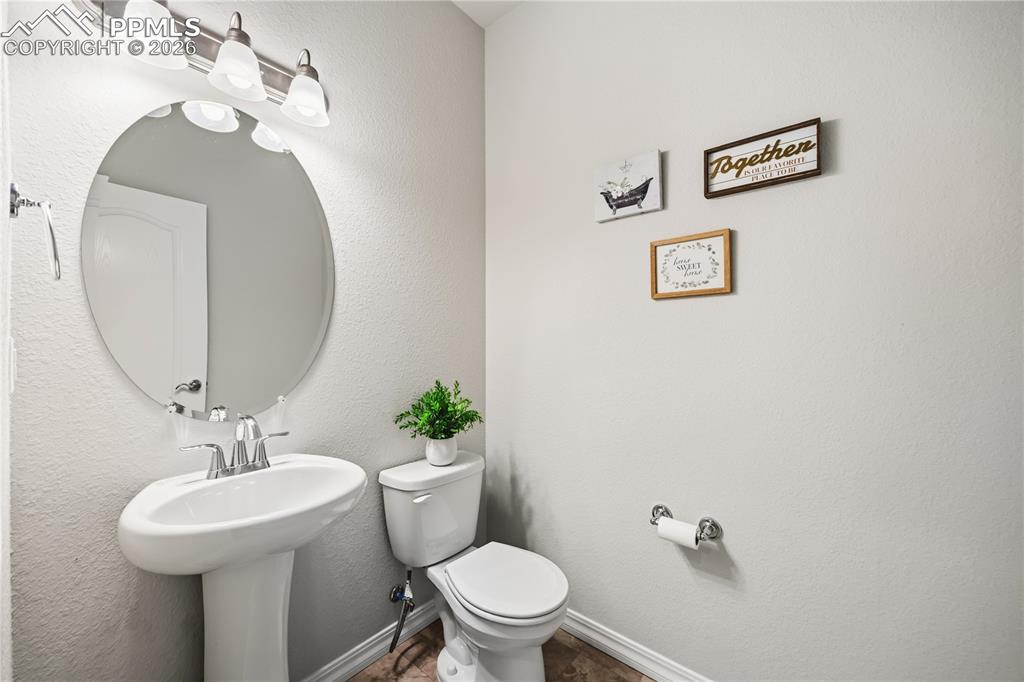 Image 28 of 38: Bathroom