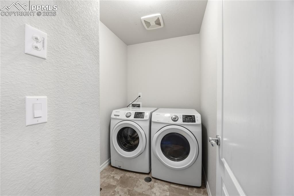 Image 30 of 38: Laundry