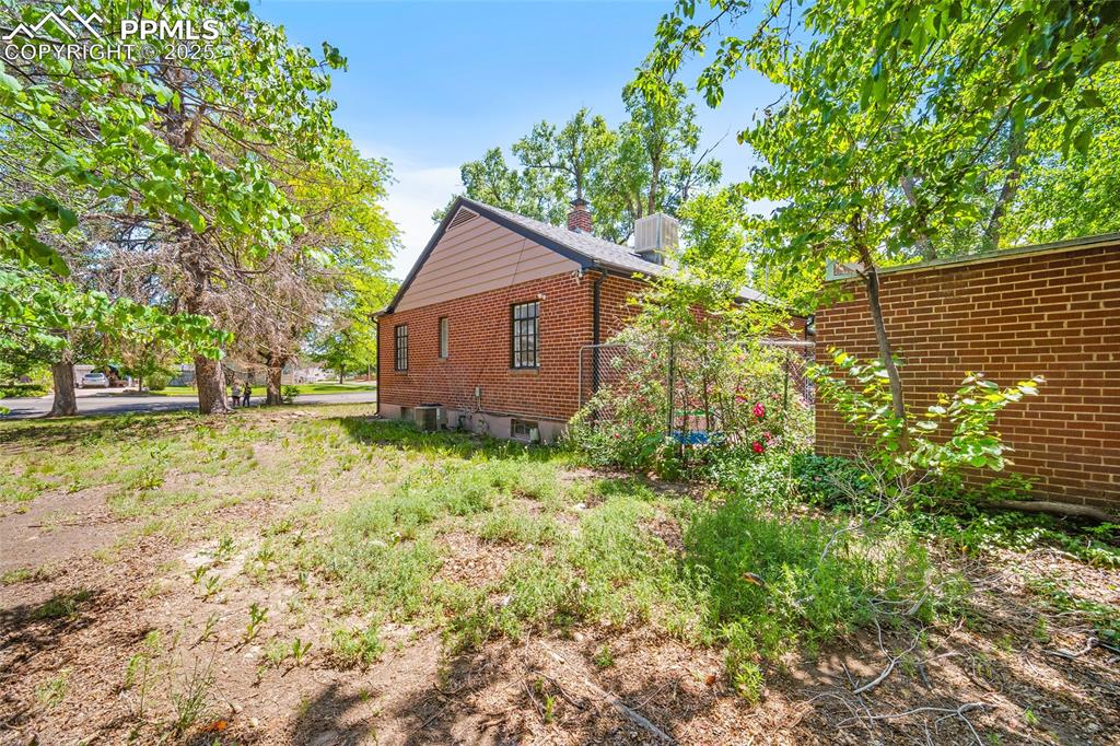 Image 19 of 22: Side of Structure