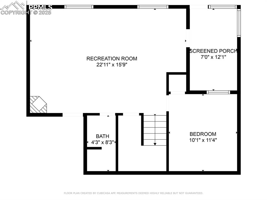 Image 42 of 42: Lower lvl with screened in porch. 